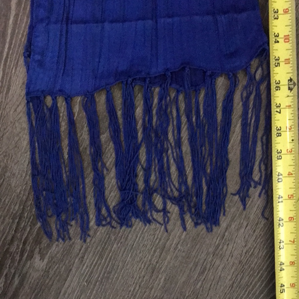 Chico’s fringe scarf - Picture 3 of 8